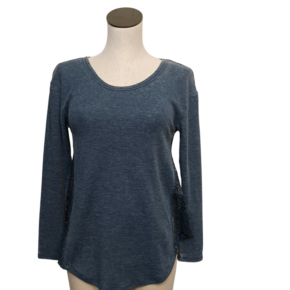 Anthropologie Tee Womens X Small White Crow Long Sleeve Blue Lace Inset Fade Out